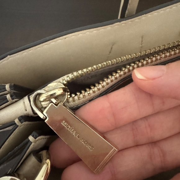 Michael Kors medium bag - Picture 5 of 9